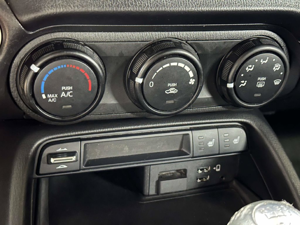 Used 2020 MAZDA MX-5 Miata RF Club RWD image 18