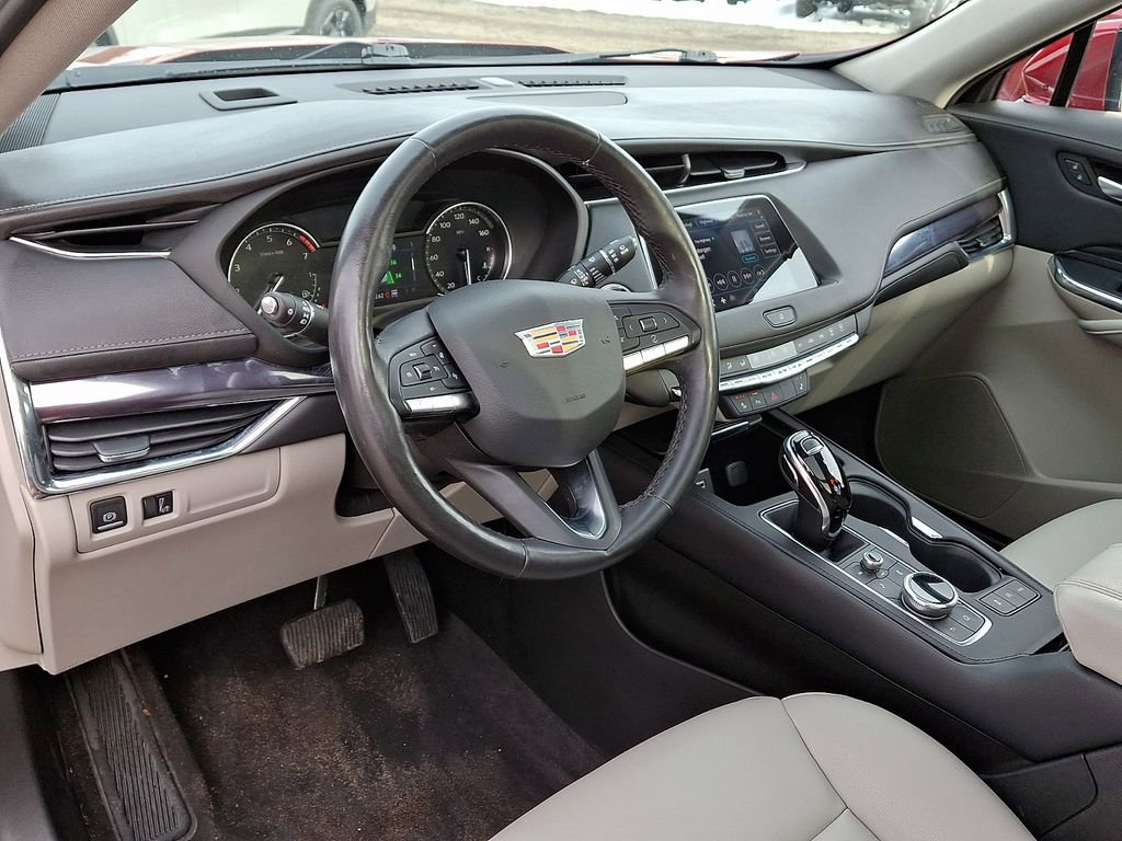 Used 2023 Cadillac XT4 Luxury w/ Cold Weather Package image 26
