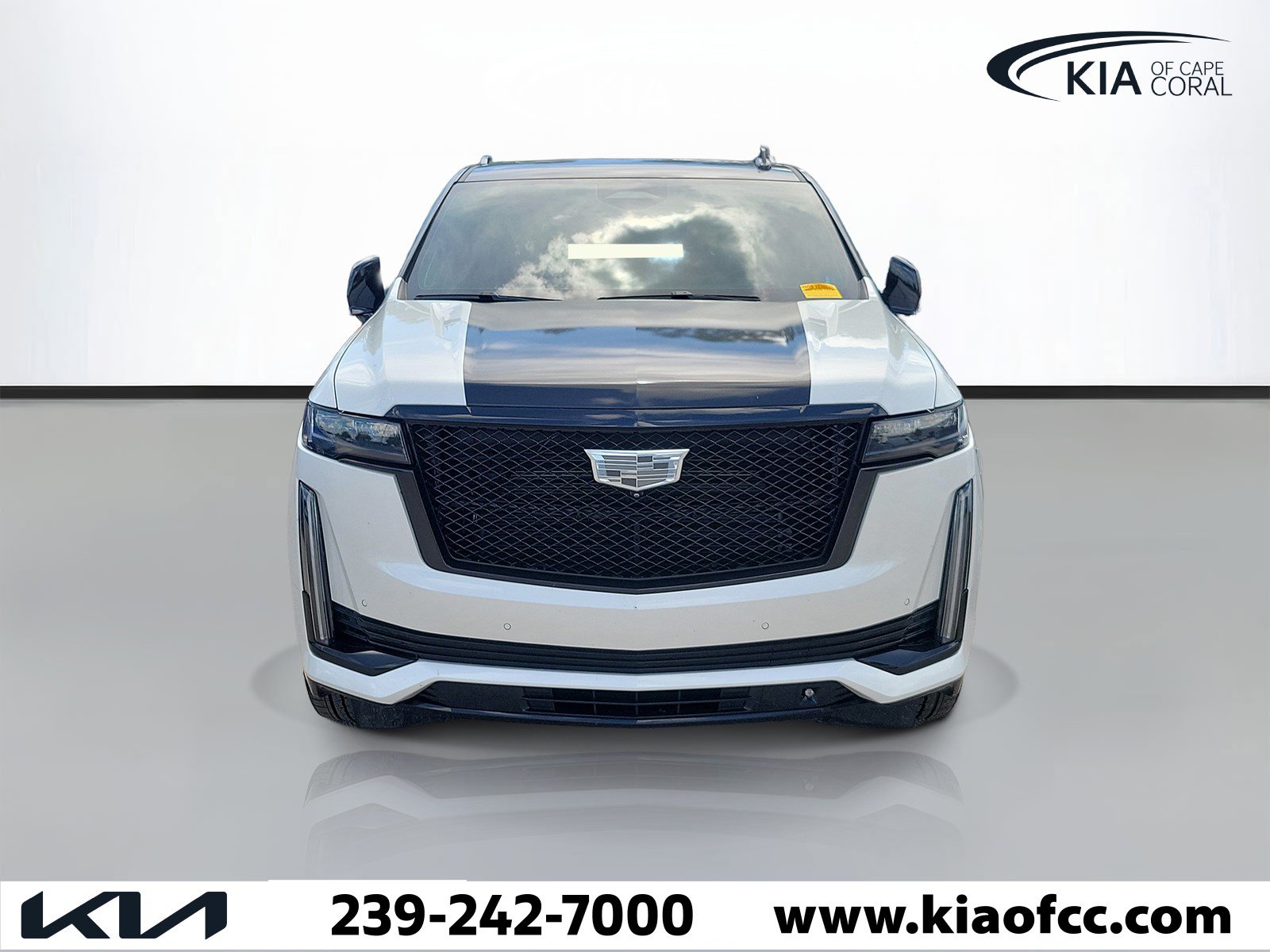 Used 2024 Cadillac Escalade ESV Sport Platinum w/ LPO, ONYX Package AWD/4WD image 13