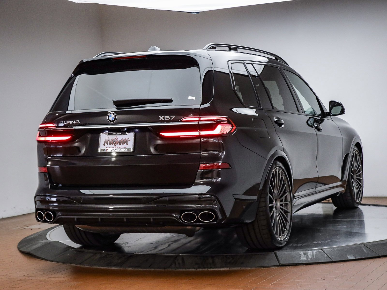 New 2026 BMW ALPINA XB7 image 7
