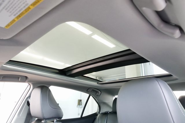 Used 2020 Toyota Camry XSE image 32