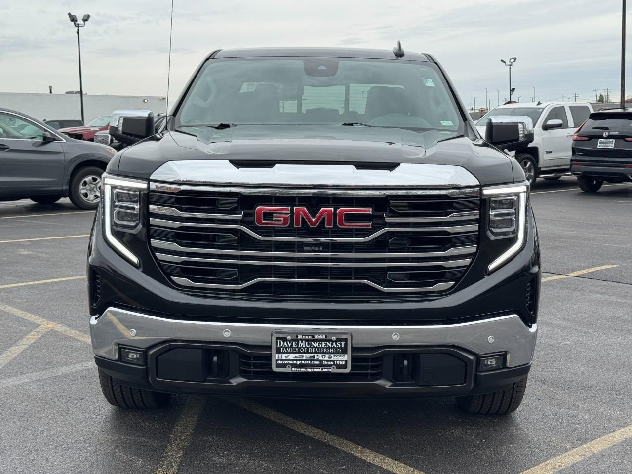 Used 2025 GMC Sierra 1500 SLT w/ SLT Premium Package image 9