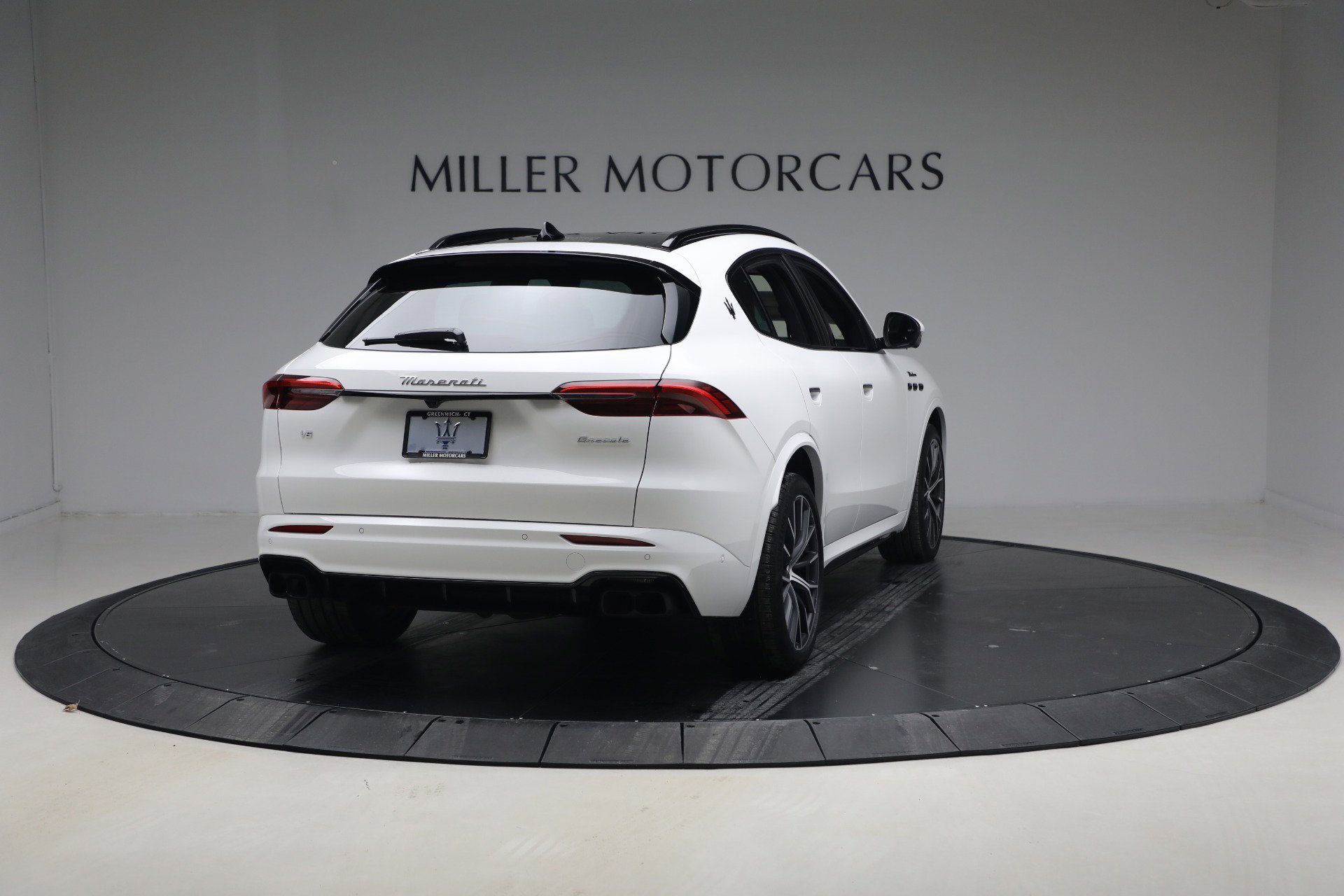 New 2026 Maserati Grecale Modena image 7