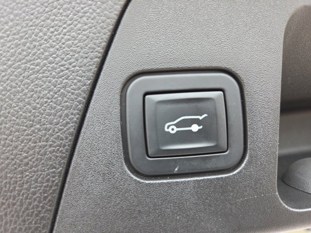 Used 2019 Buick Envision Essence FWD image 14