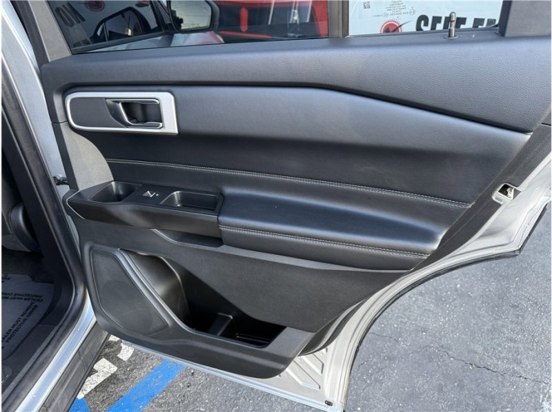 Used 2020 Ford Explorer XLT w/ Equipment Group 202A image 30