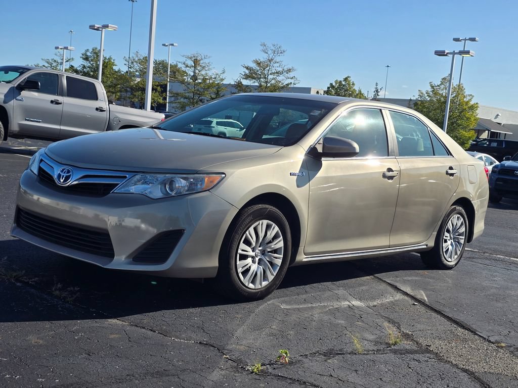 Used 2013 Toyota Camry LE FWD image 3