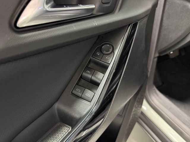 Used 2025 Chevrolet Equinox LT w/ Convenience Package II FWD image 12