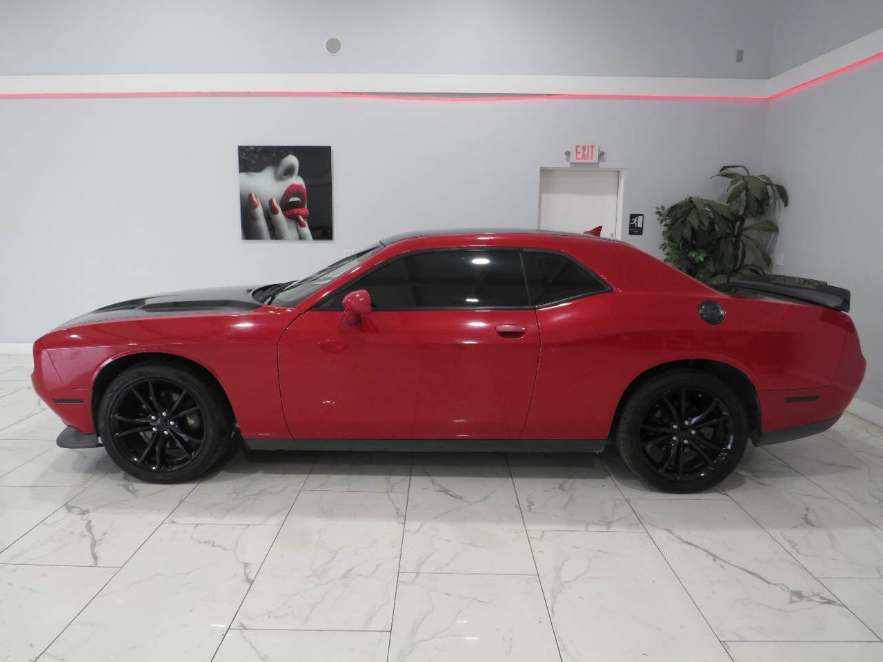 Used 2016 Dodge Challenger SXT Plus RWD image 6