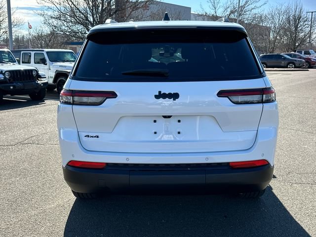Used 2023 Jeep Grand Cherokee L Laredo AWD/4WD image 3