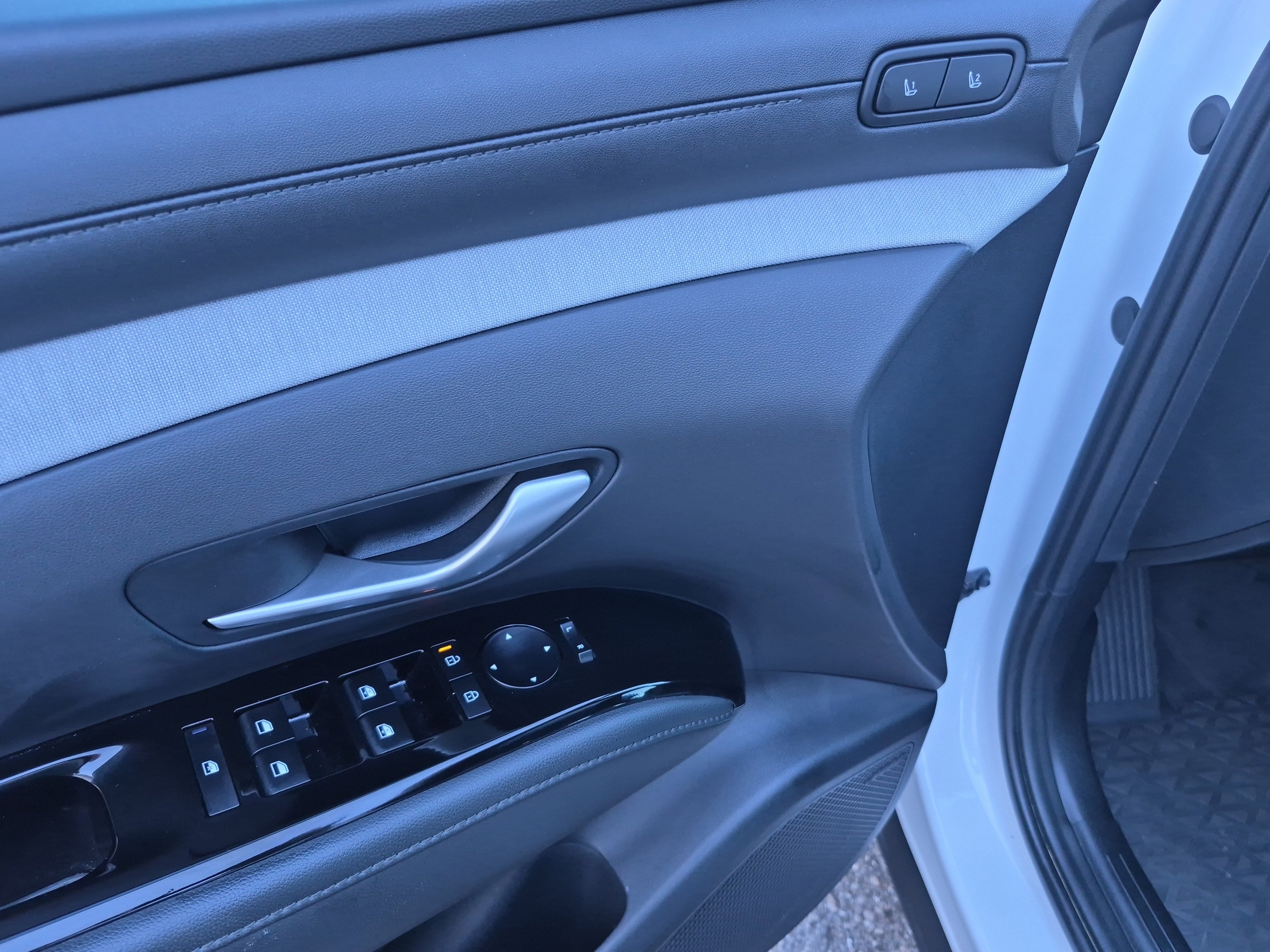 Used 2025 Hyundai Santa Cruz Limited image 12