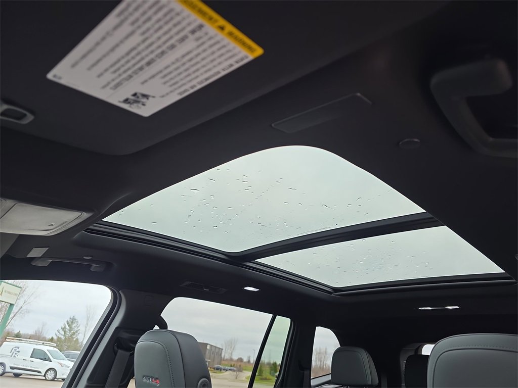 New 2026 GMC Acadia AT4 w/ Luxury Package image 32