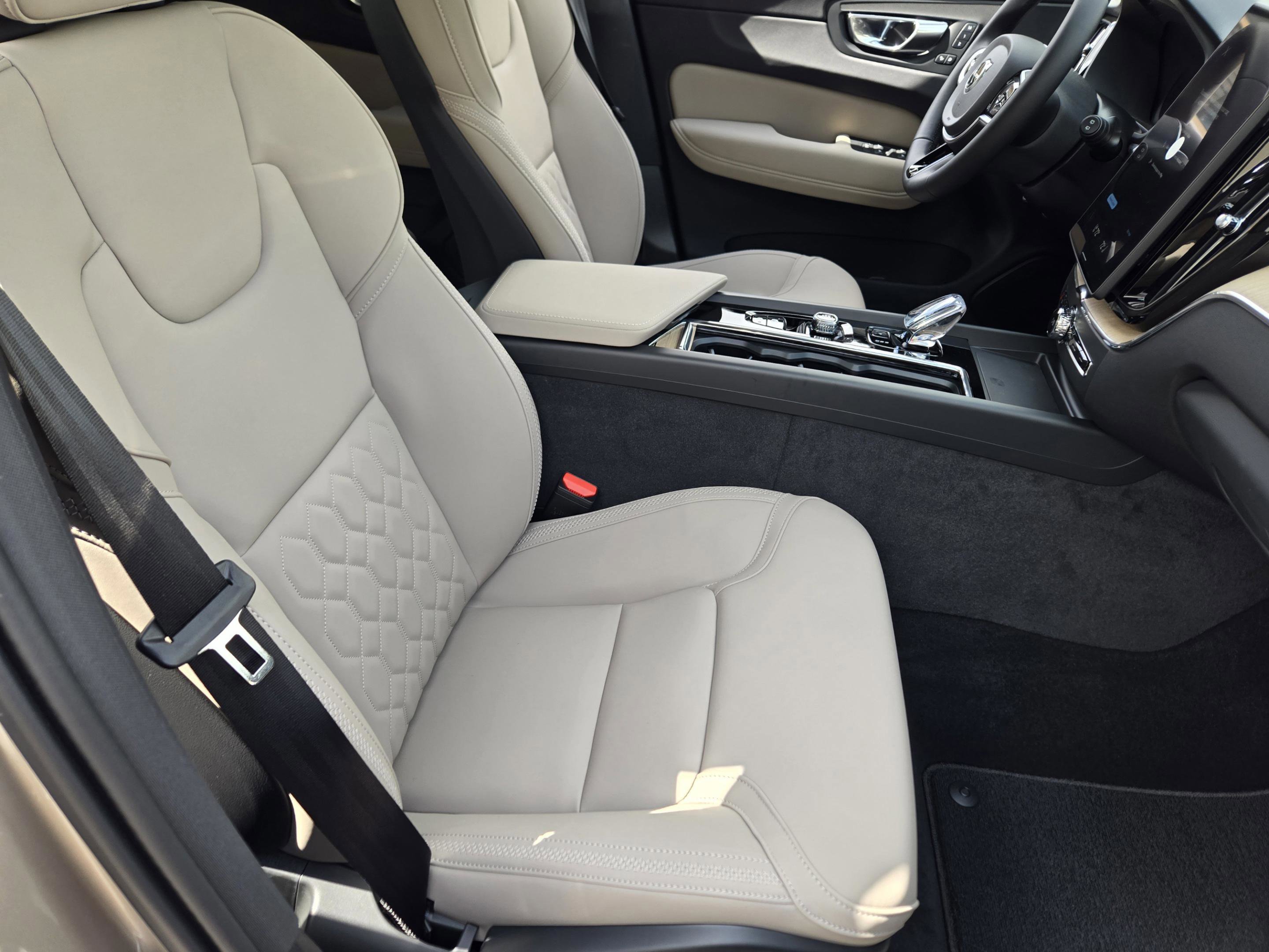 New 2026 Volvo XC60 B5 Plus w/ Protection Package Premier image 11