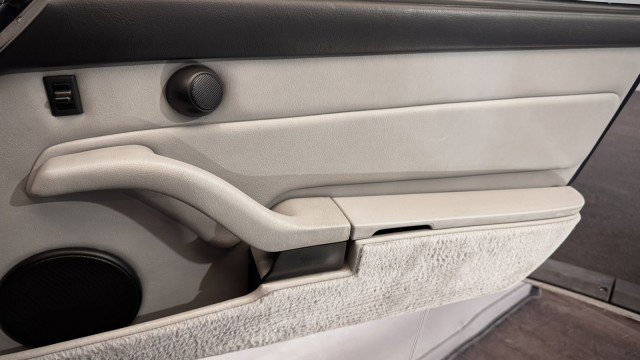 Used 1996 Porsche 911 Cabriolet image 11