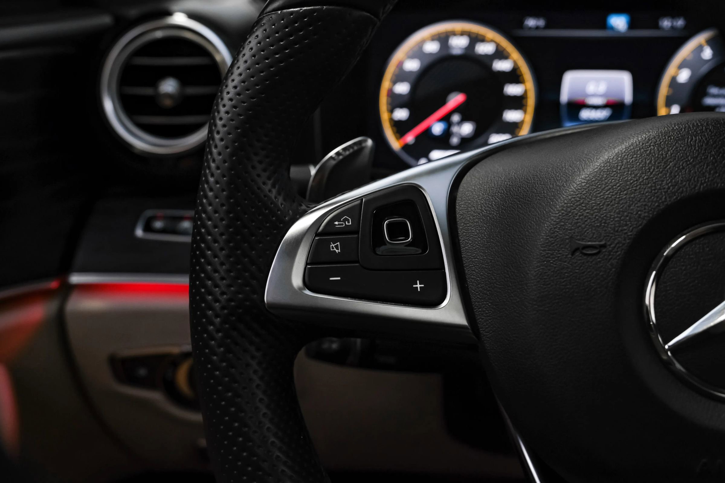 Used 2018 Mercedes-Benz E 63 AMG S image 12