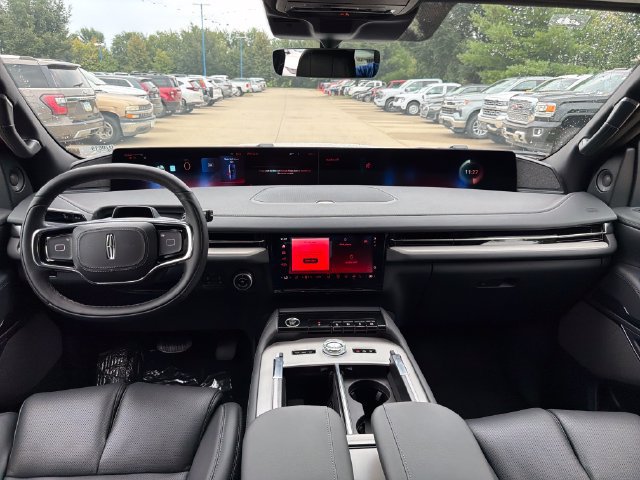 New 2027 Lincoln Navigator Reserve w/ Jet Appearance Package AWD/4WD image 18