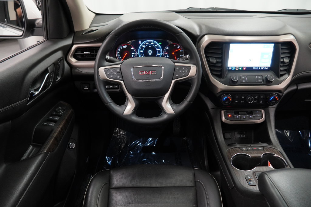 Certified 2023 GMC Acadia Denali w/ Denali Technology Package FWD image 16