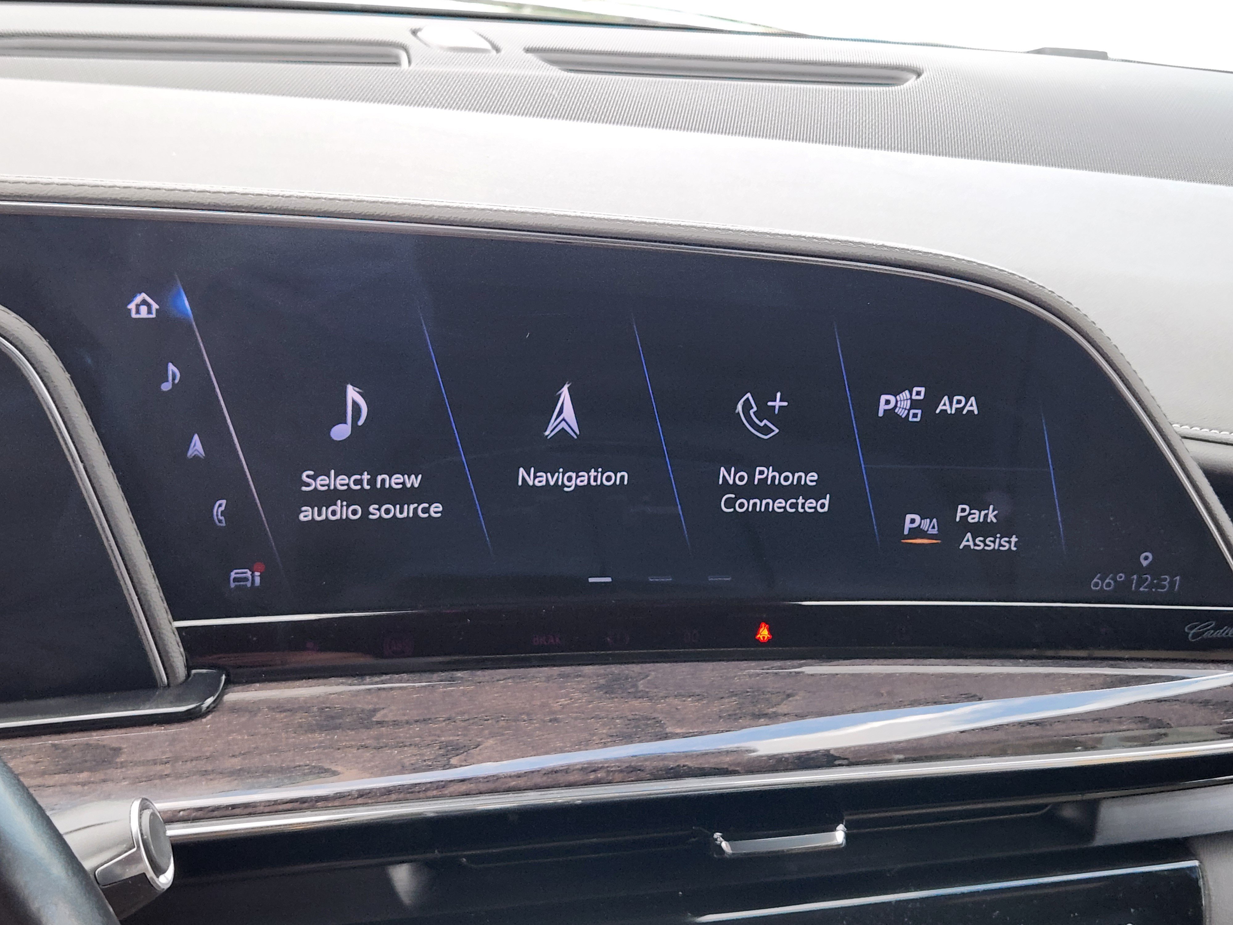 Used 2022 Cadillac Escalade Premium Luxury RWD image 16
