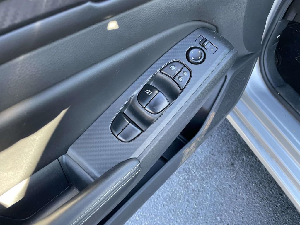 Used 2024 Nissan Altima 2.5 SV image 28