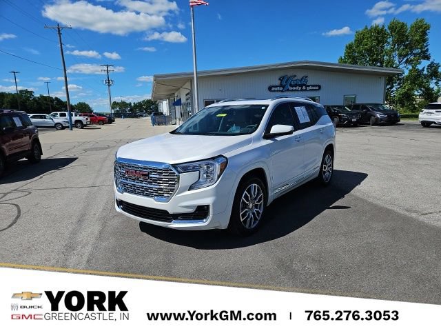 Used 2024 GMC Terrain Denali w/ Denali Premium Package