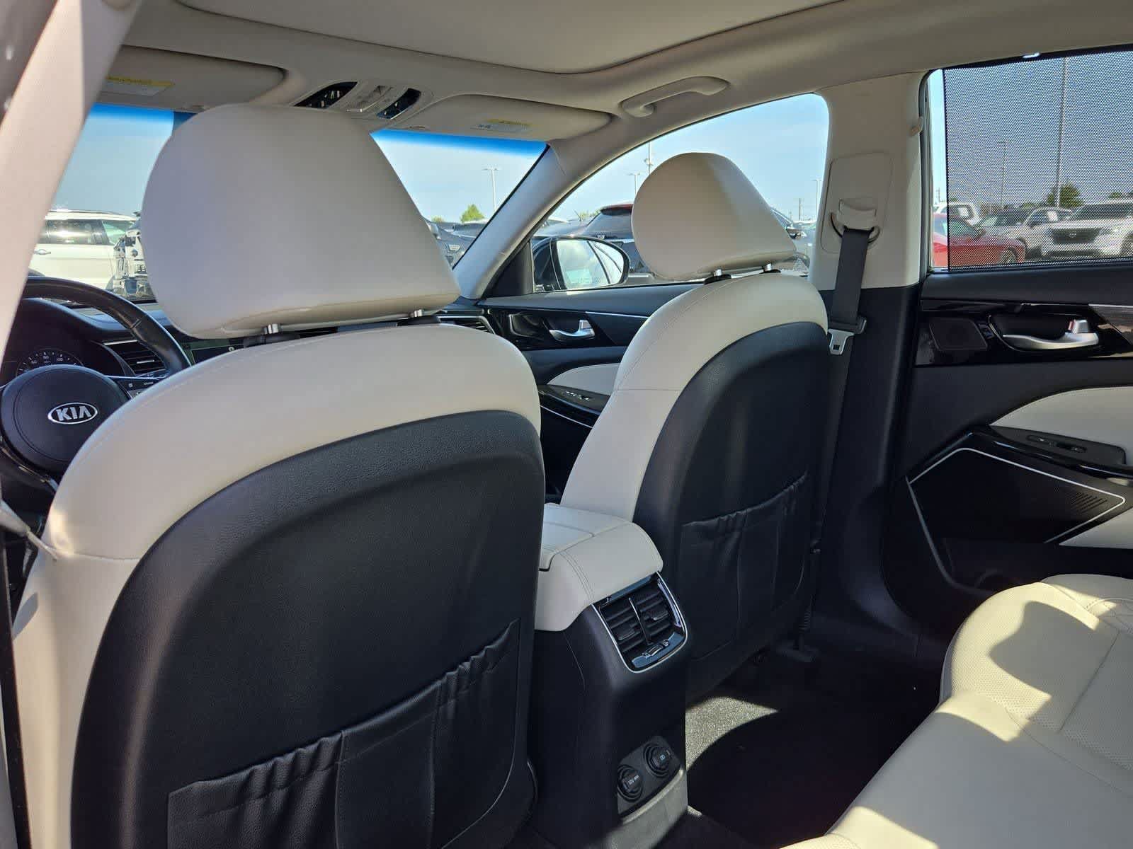 Used 2018 Kia Cadenza Limited FWD image 17