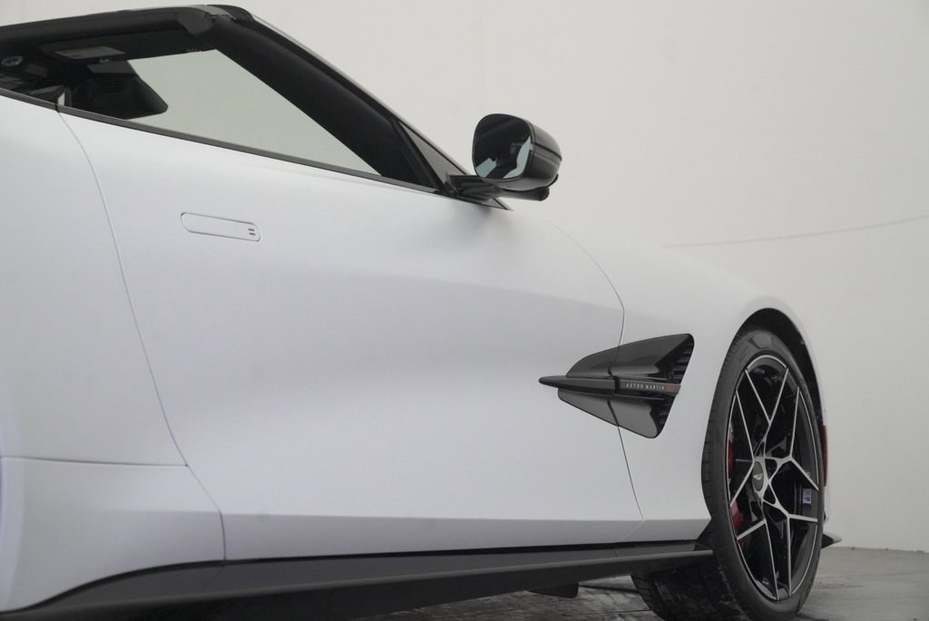 New 2026 Aston Martin Vanquish Convertible image 55