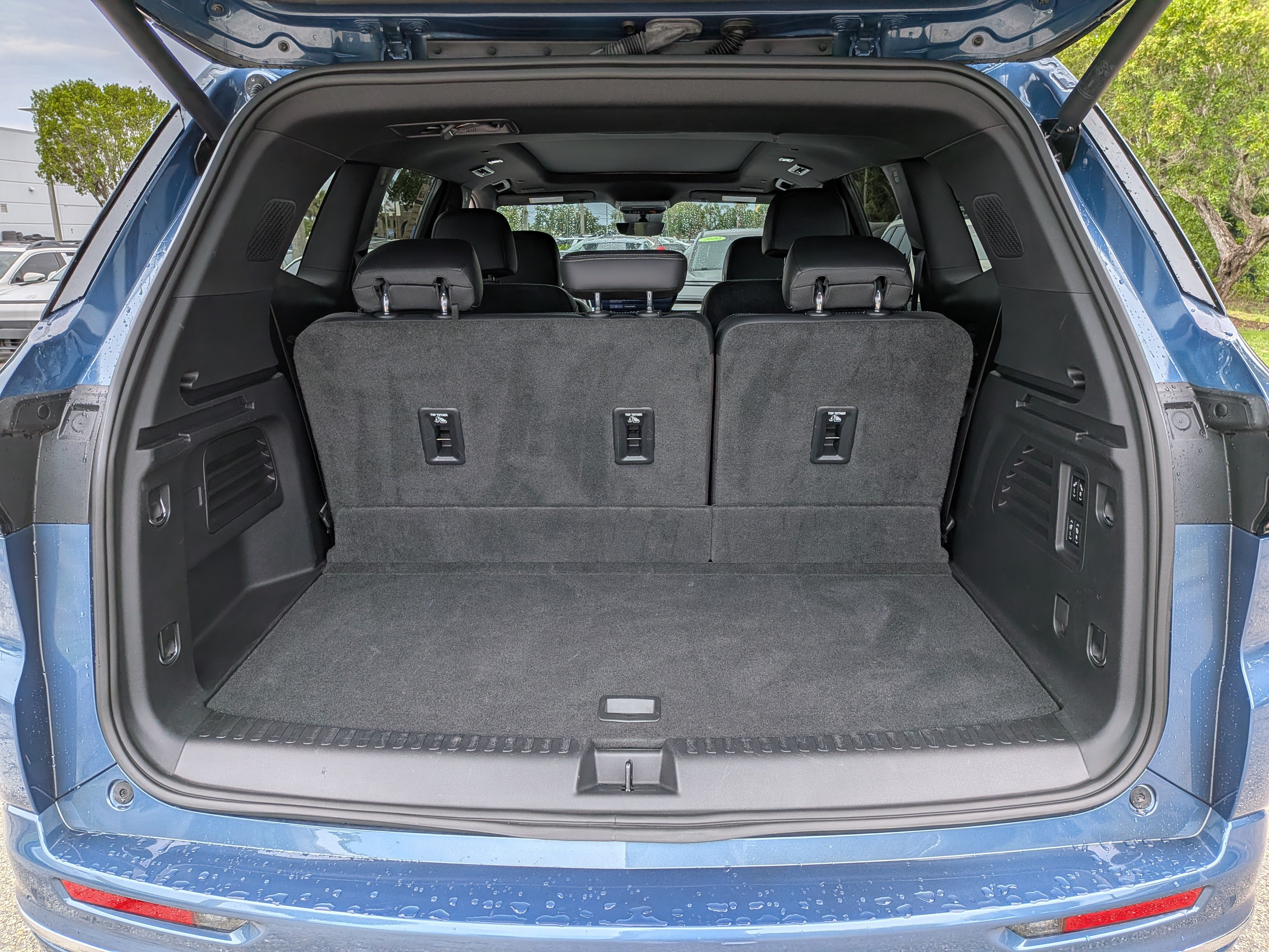 Used 2025 Buick Enclave Avenir w/ Super Cruise Package FWD image 13