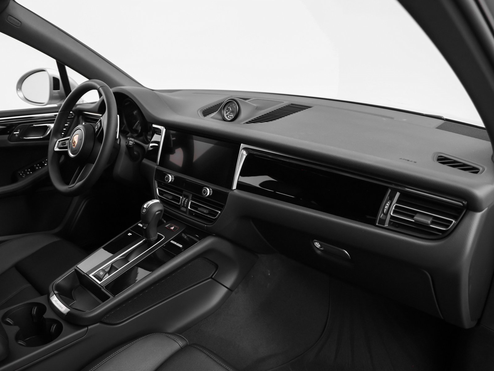 Certified 2025 Porsche Macan image 20