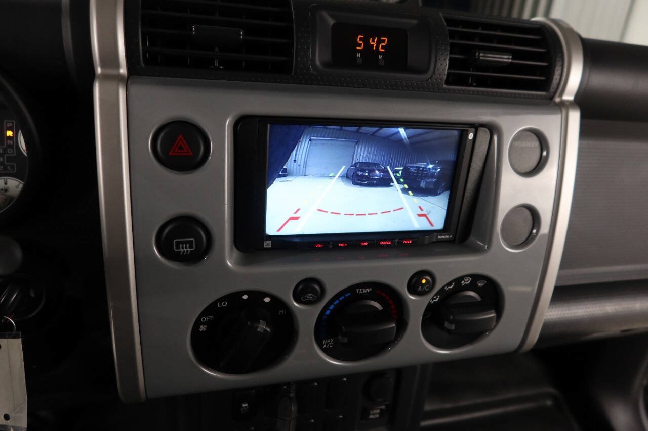 Used 2014 Toyota FJ Cruiser 4WD w/ Convenience Package image 28