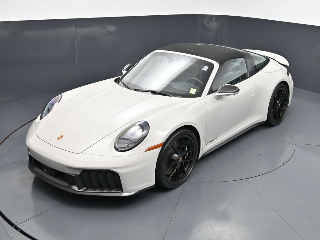 Certified 2026 Porsche 911 Targa 4 GTS AWD/4WD image 13