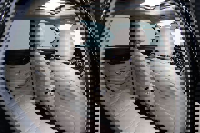 Used 2018 Mercedes-Benz GLC 300 Luxury w/ Multimedia Package image 23