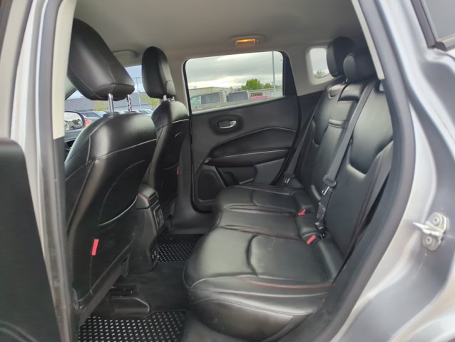 Used 2018 Jeep Compass Trailhawk w/ Leather Interior Group AWD/4WD image 19