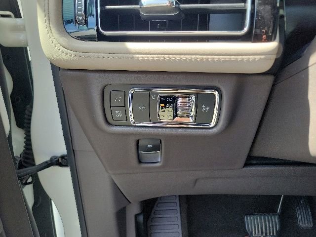 Certified 2023 Lincoln Nautilus Reserve w/ Equipment Group 201A AWD/4WD image 43