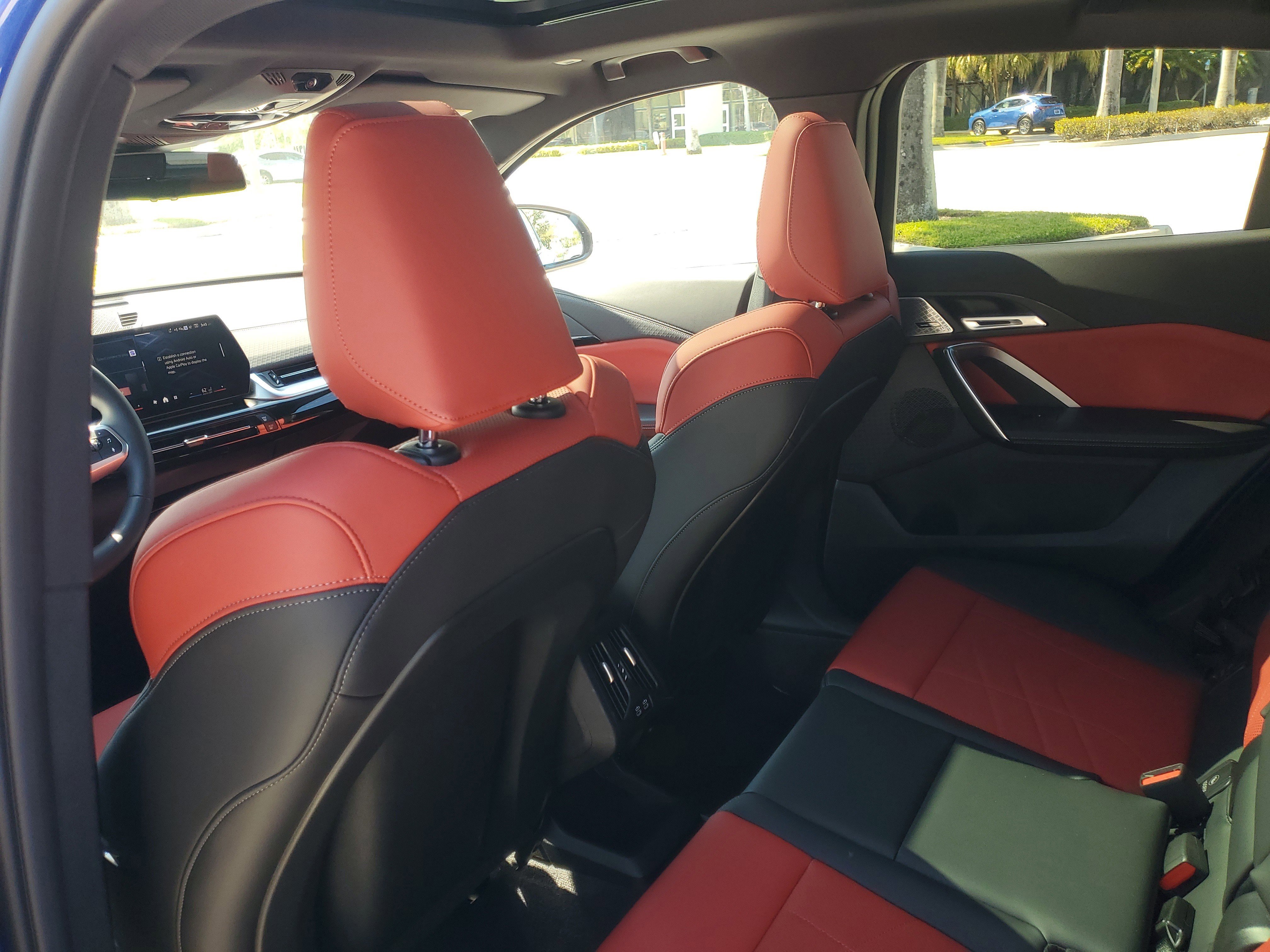 Used 2025 BMW X2 xDrive28i w/ Premium Package image 16