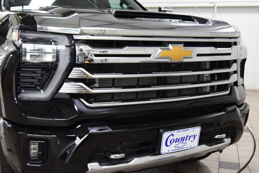Used 2024 Chevrolet Silverado 2500 High Country w/ Technology Package AWD/4WD image 13