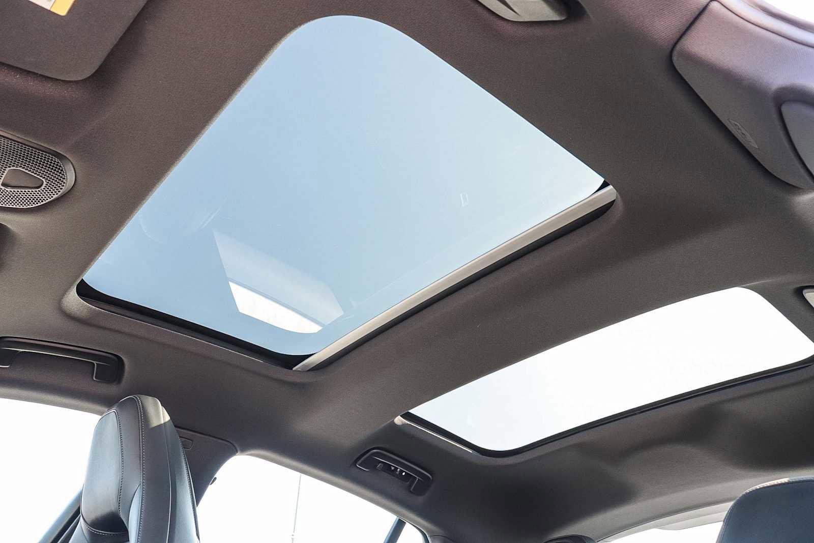 Used 2025 Porsche Panamera 4 image 38