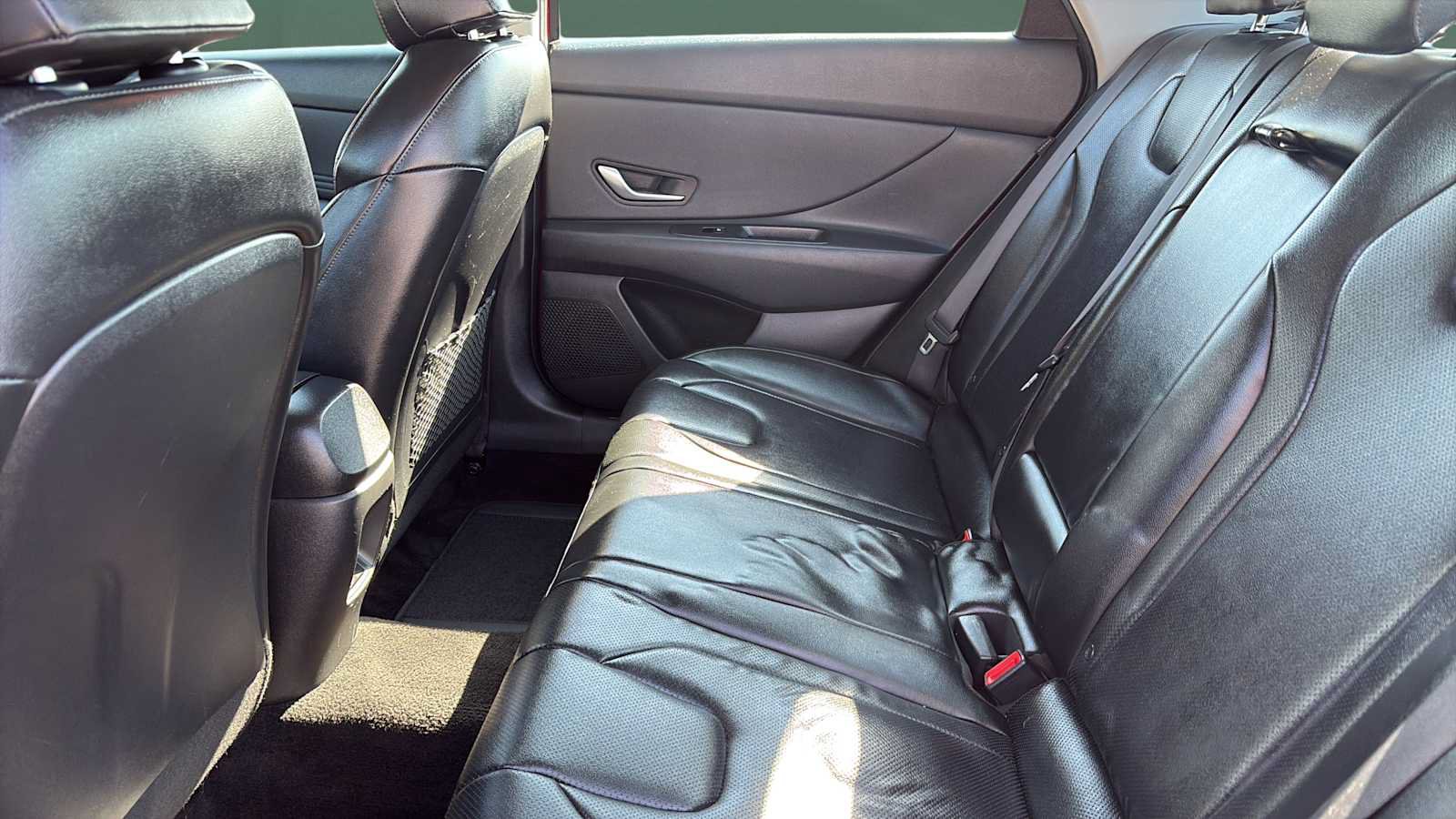 Used 2024 Hyundai Elantra Limited FWD image 18