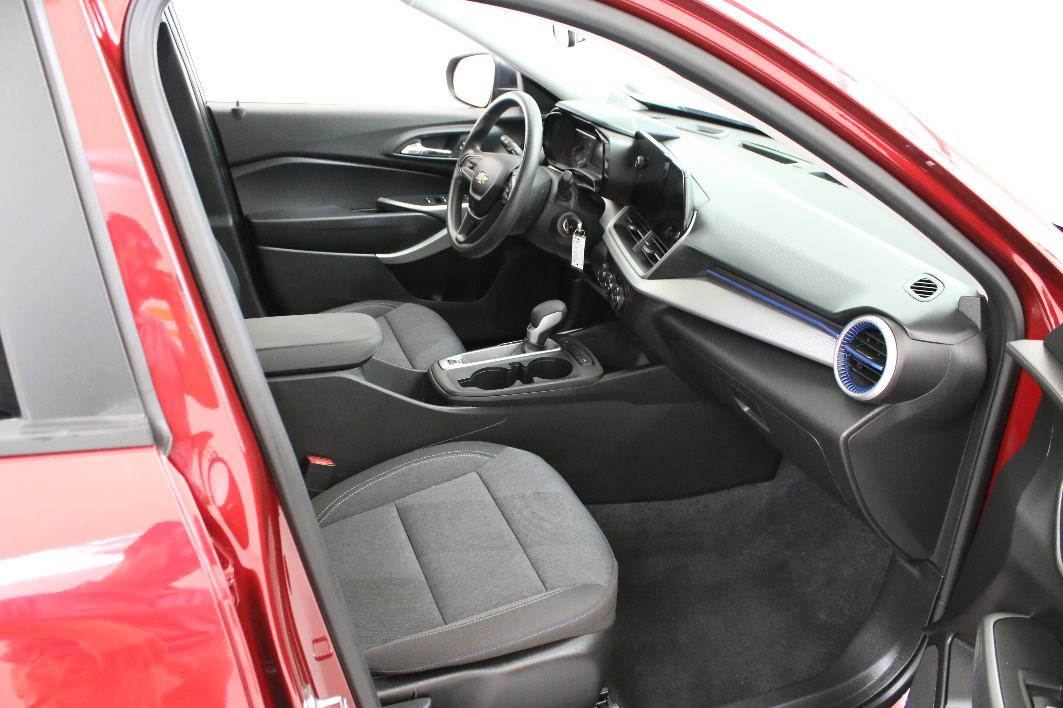 Certified 2024 Chevrolet Trax LS FWD image 31