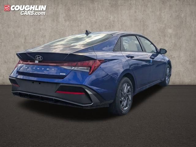 New 2026 Hyundai Elantra Blue image 8