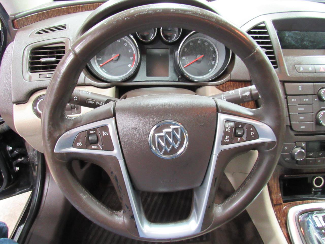 Used 2012 Buick Regal Premium image 17