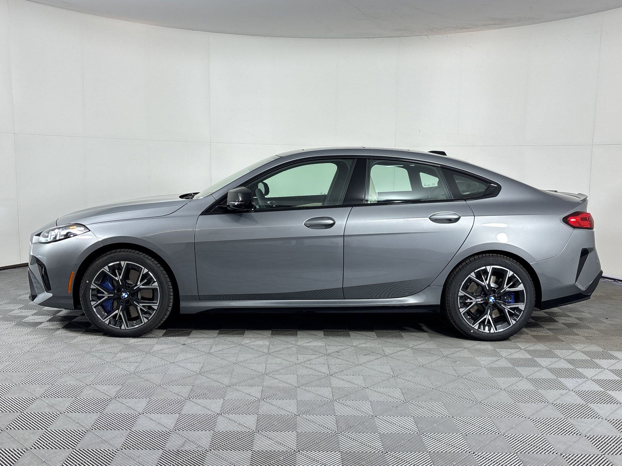 Used 2026 BMW M235i xDrive w/ Technology Package AWD/4WD image 2