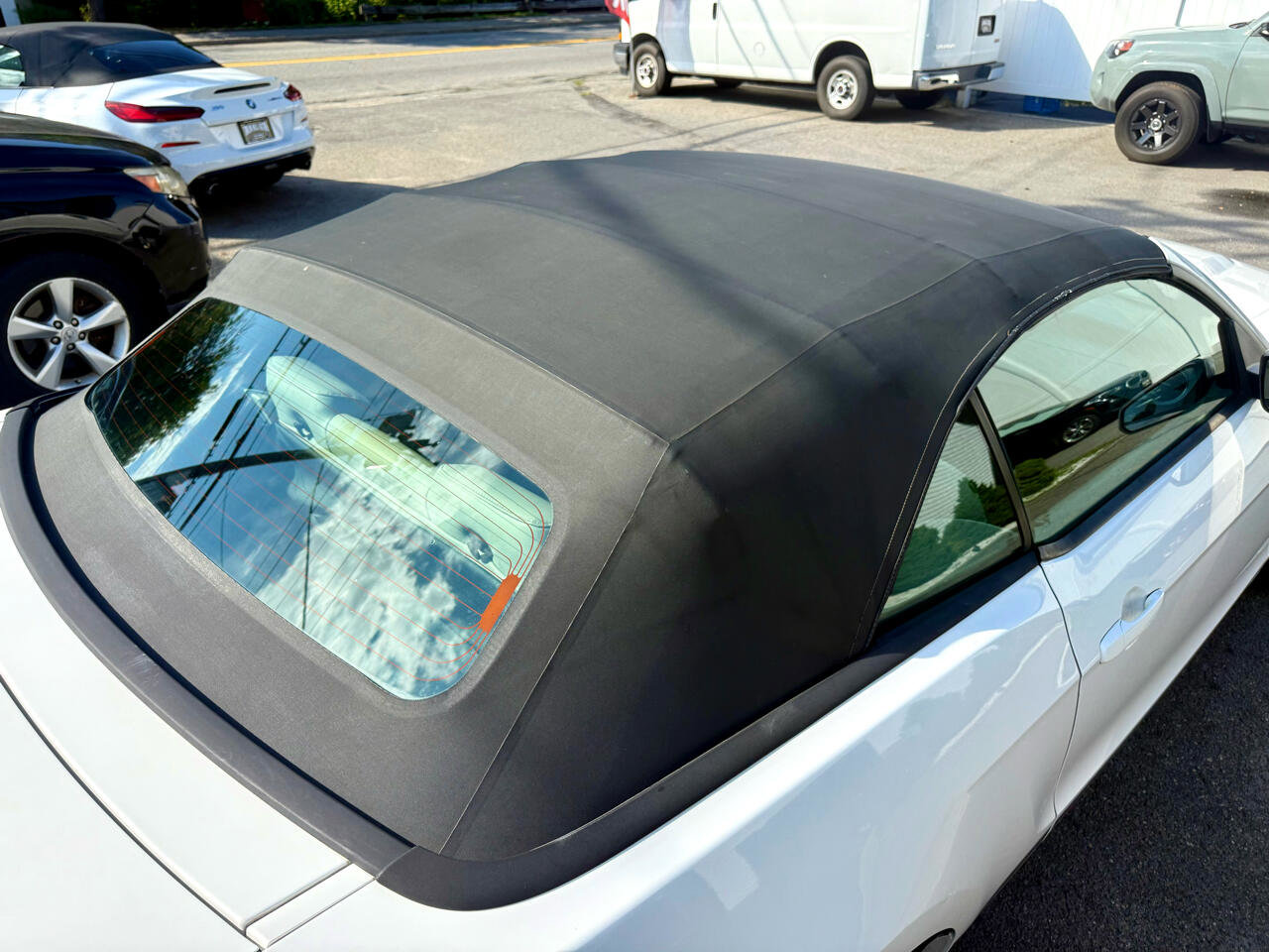 Used 2010 Ford Mustang Convertible image 18