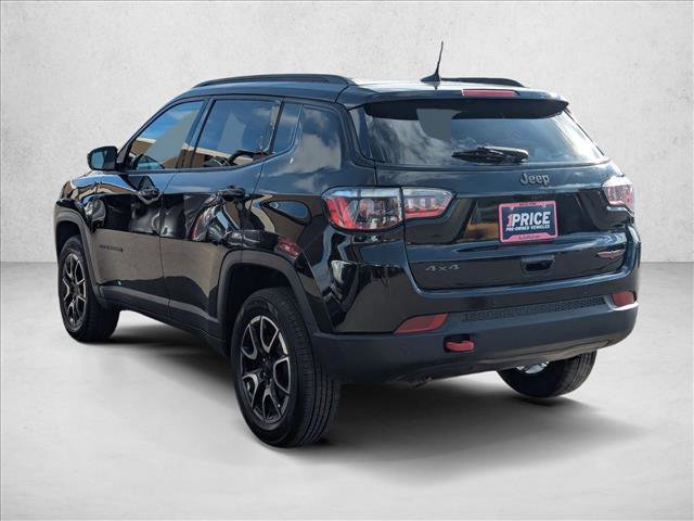 Used 2024 Jeep Compass Trailhawk image 8