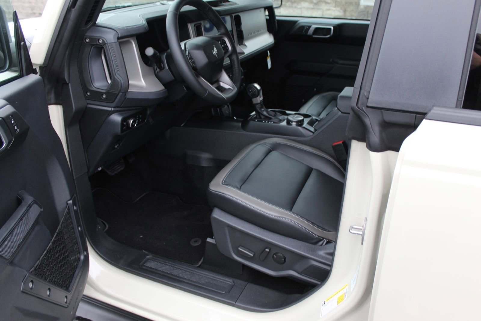 New 2025 Ford Bronco Outer Banks image 20