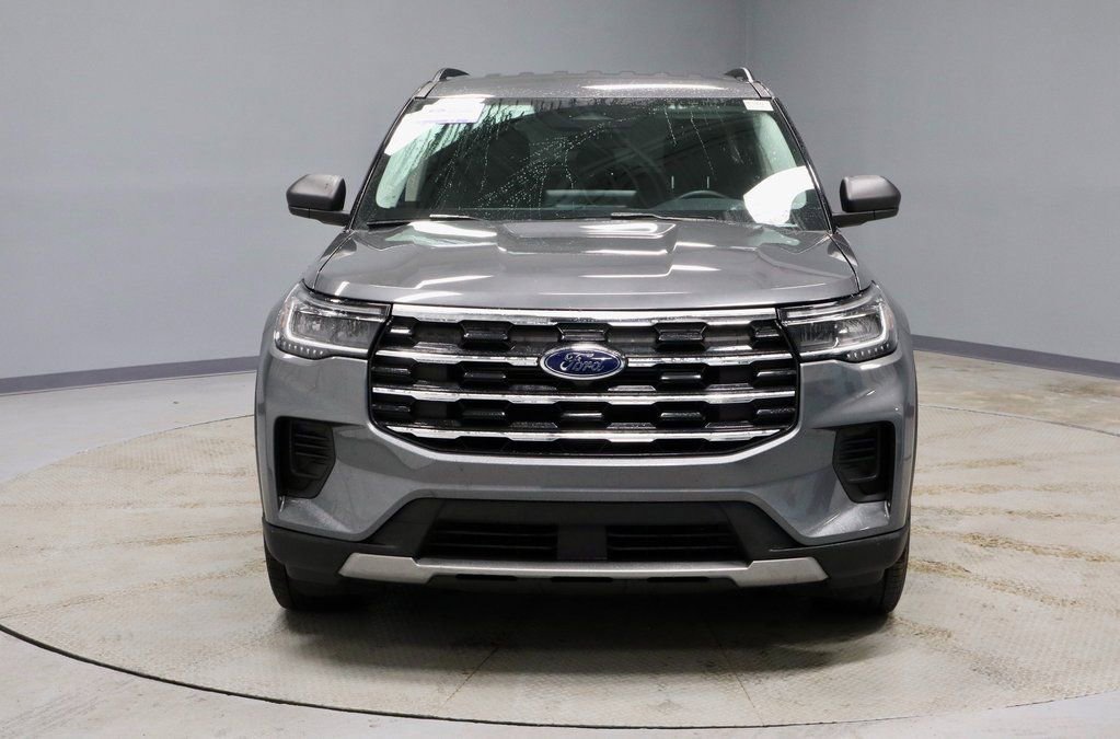 Certified 2025 Ford Explorer Active image 8