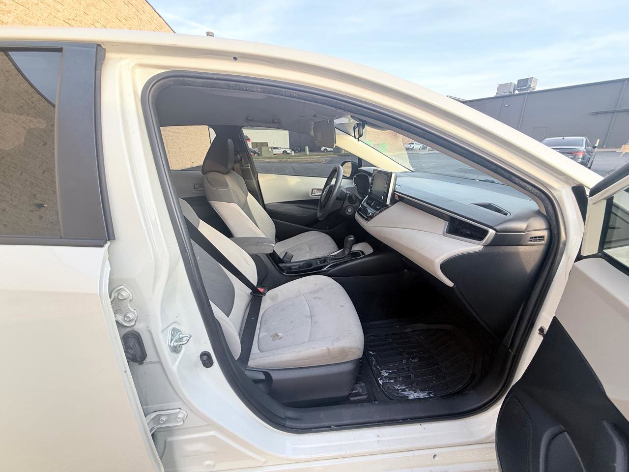 Used 2020 Toyota Corolla LE FWD image 11