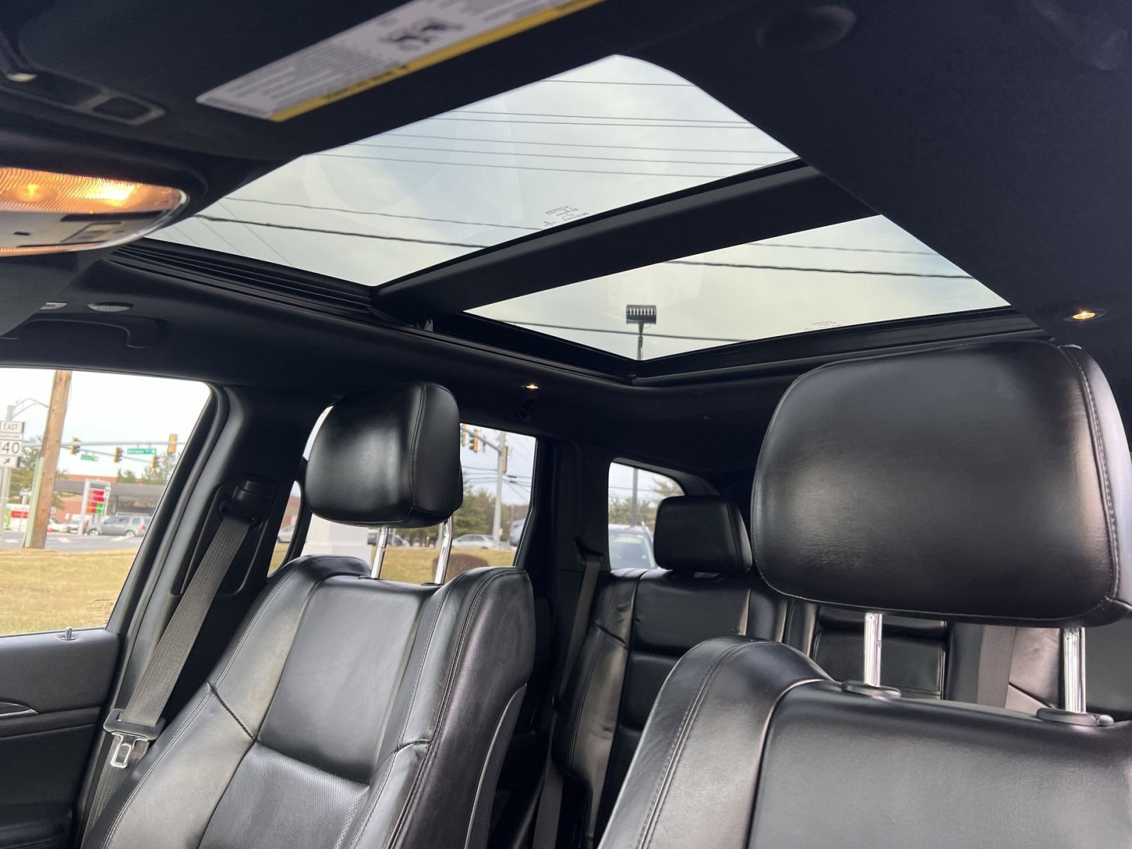 Used 2019 Jeep Grand Cherokee Limited w/ Luxury Group II image 24