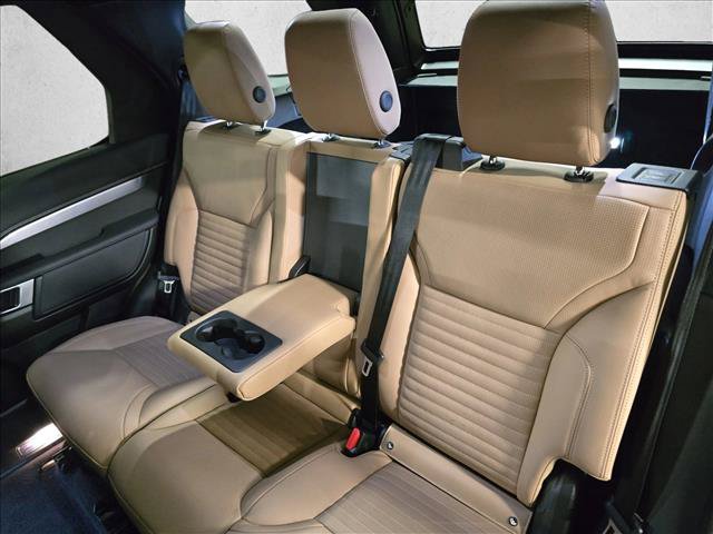 New 2025 Land Rover Discovery Dynamic SE AWD/4WD image 15