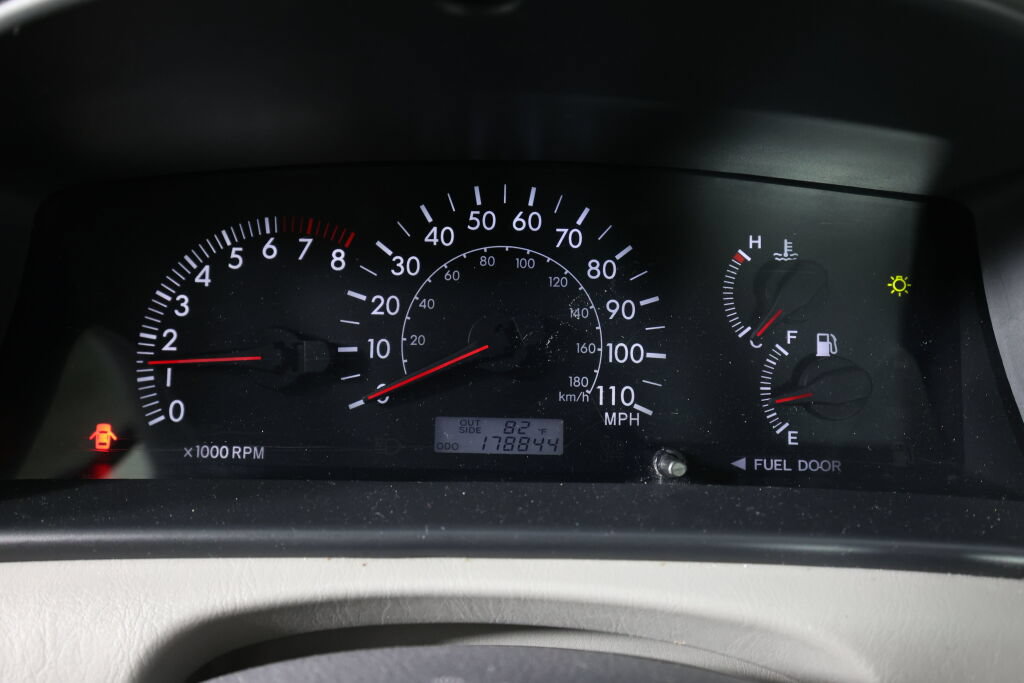 Used 2005 Toyota Corolla LE FWD image 29