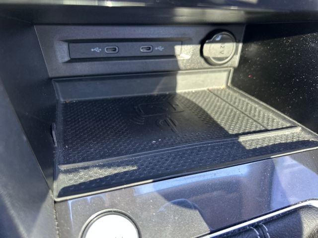 Used 2023 Volkswagen Tiguan SE image 21