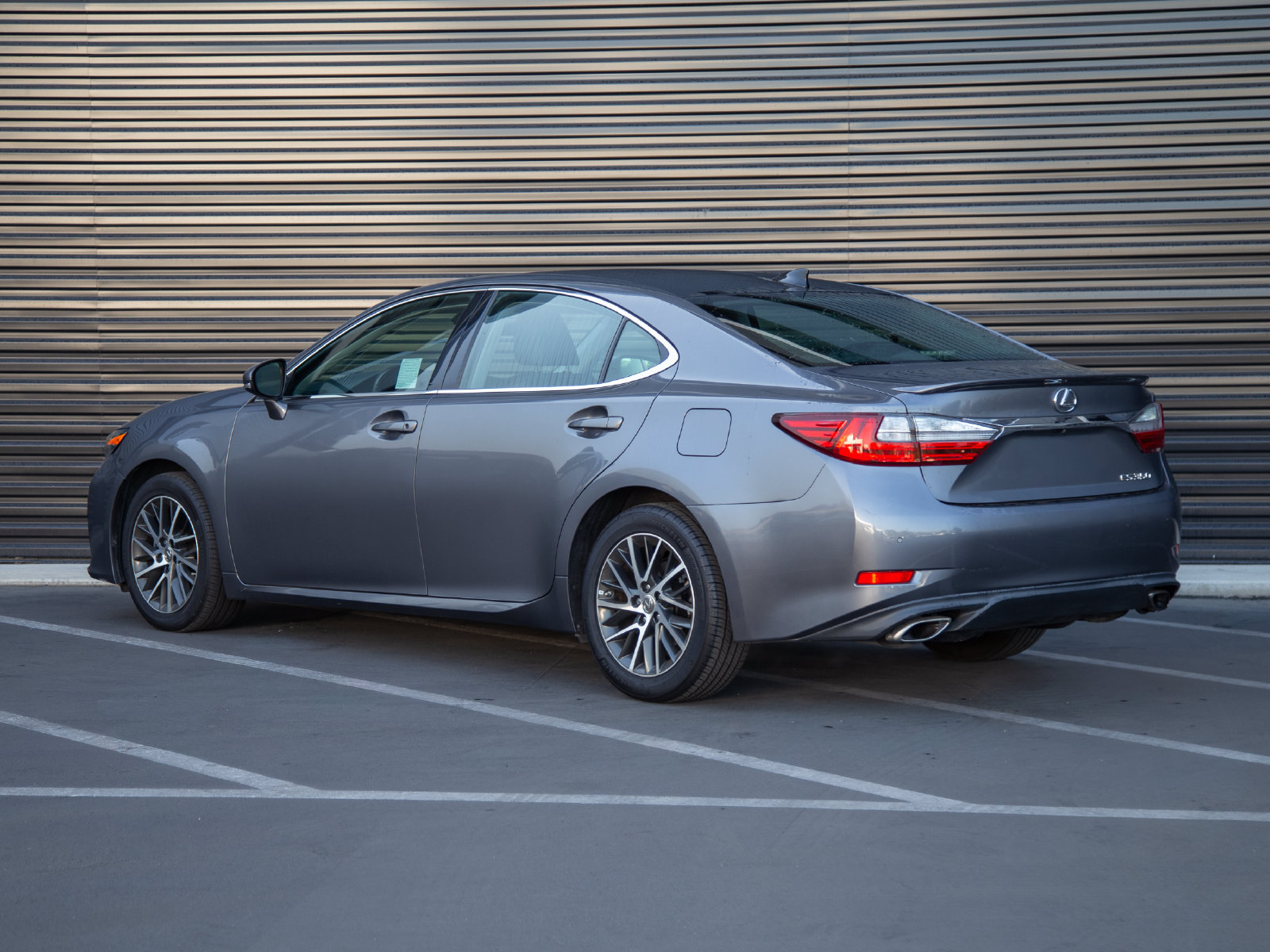 Used 2017 Lexus ES 350 FWD image 3